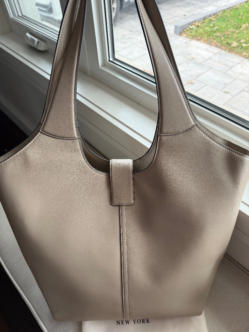Kate Spade Dakota Smooth Leather Tote – Timeless Taupe | Excellent Condition - Picture 3 of 15